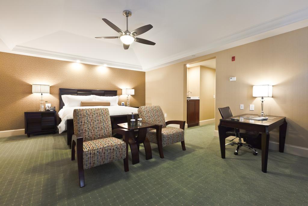 Town & Country Inn And Suites Charleston Exteriér fotografie