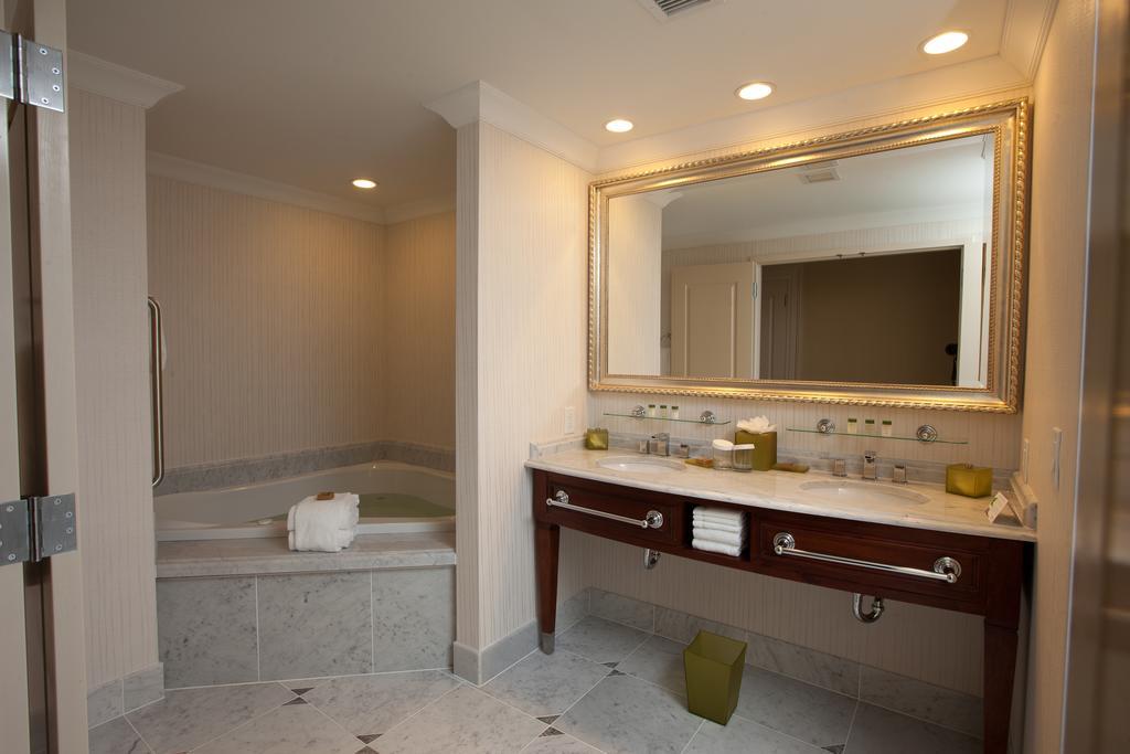 Town & Country Inn And Suites Charleston Exteriér fotografie