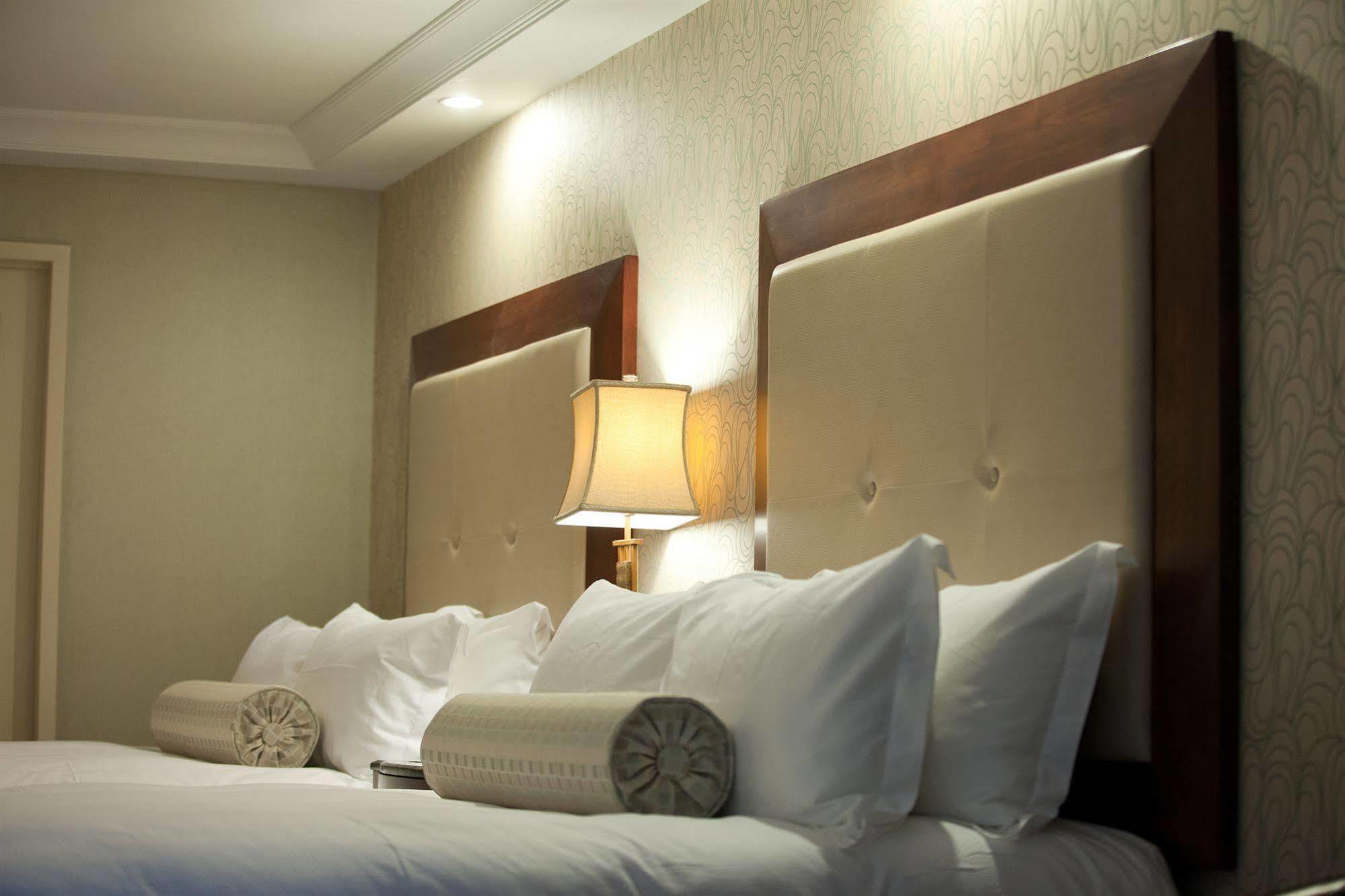 Town & Country Inn And Suites Charleston Exteriér fotografie