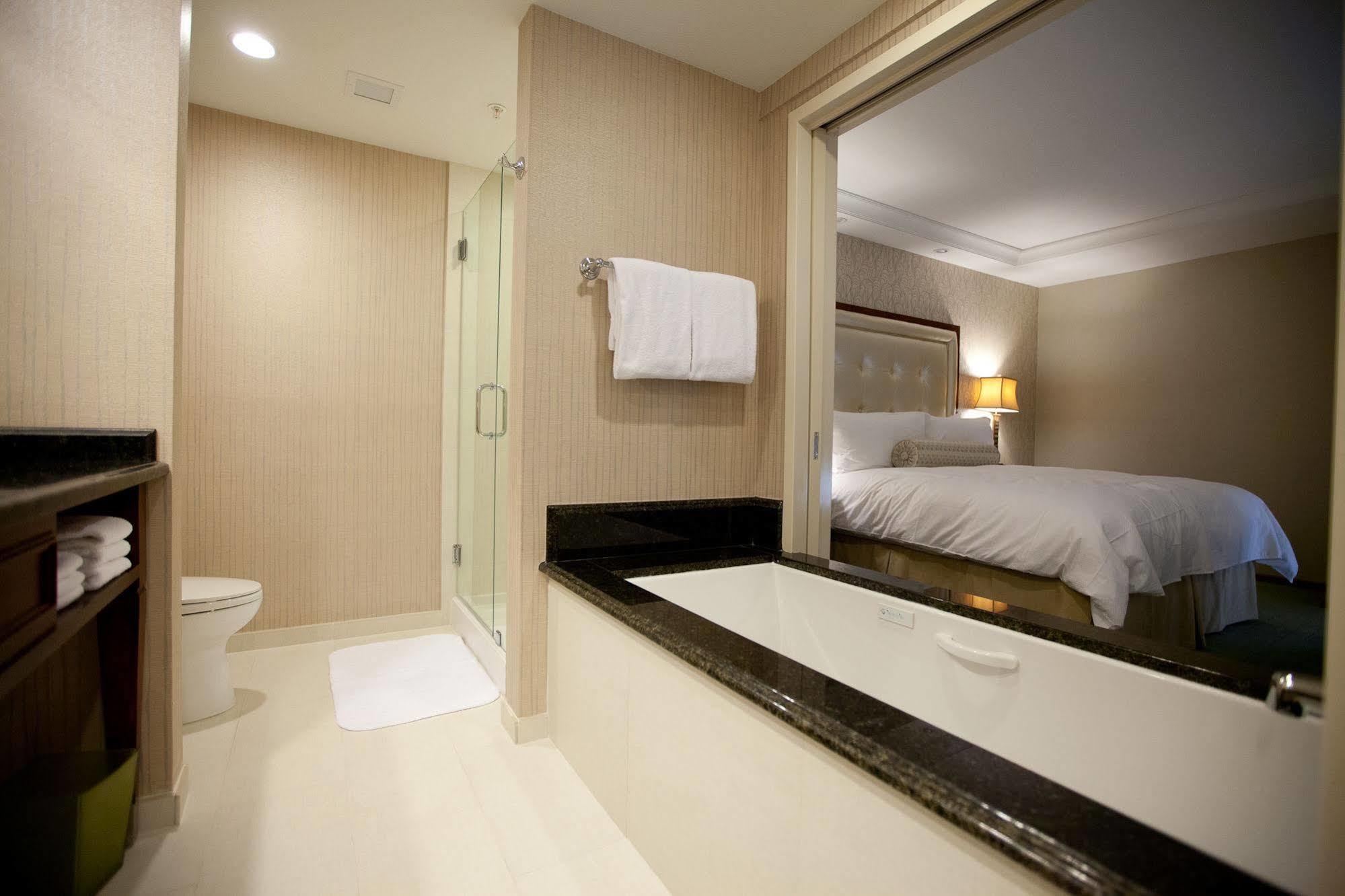Town & Country Inn And Suites Charleston Exteriér fotografie