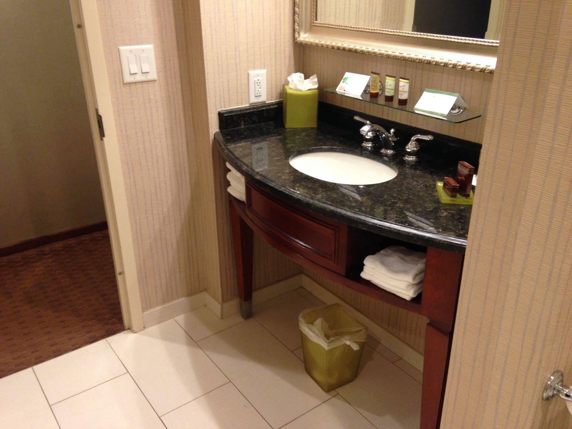 Town & Country Inn And Suites Charleston Exteriér fotografie